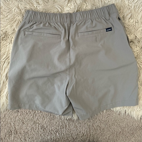 Chubbies Stretch Khaki lines 6” shorts - Picture 3 of 6
